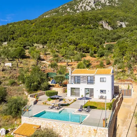 Villa Chronis *