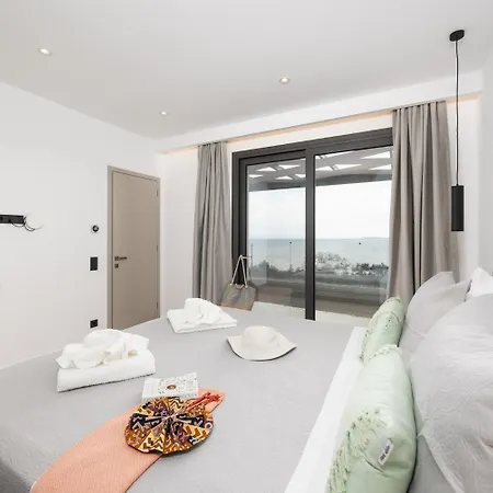 Chronis فيلة برباتي